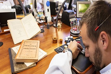 杭州积家官方售后擦油